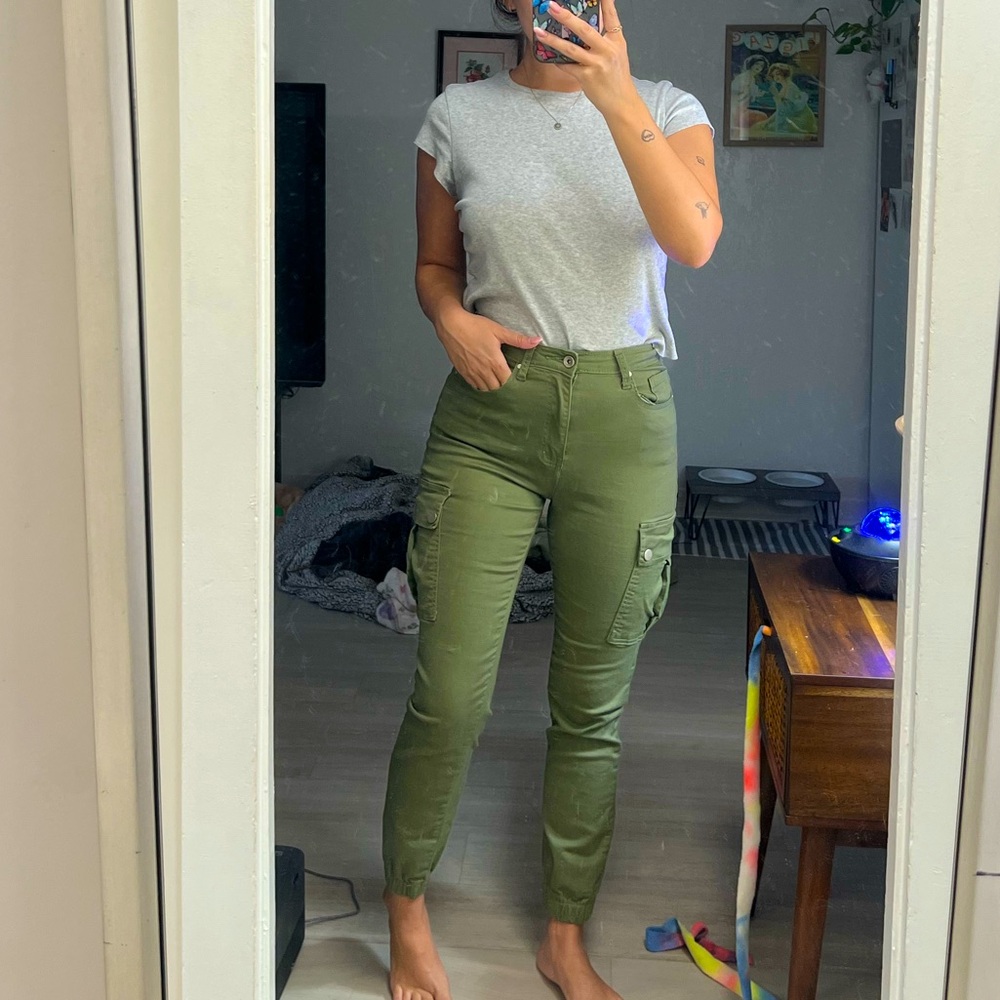 green cargo pants